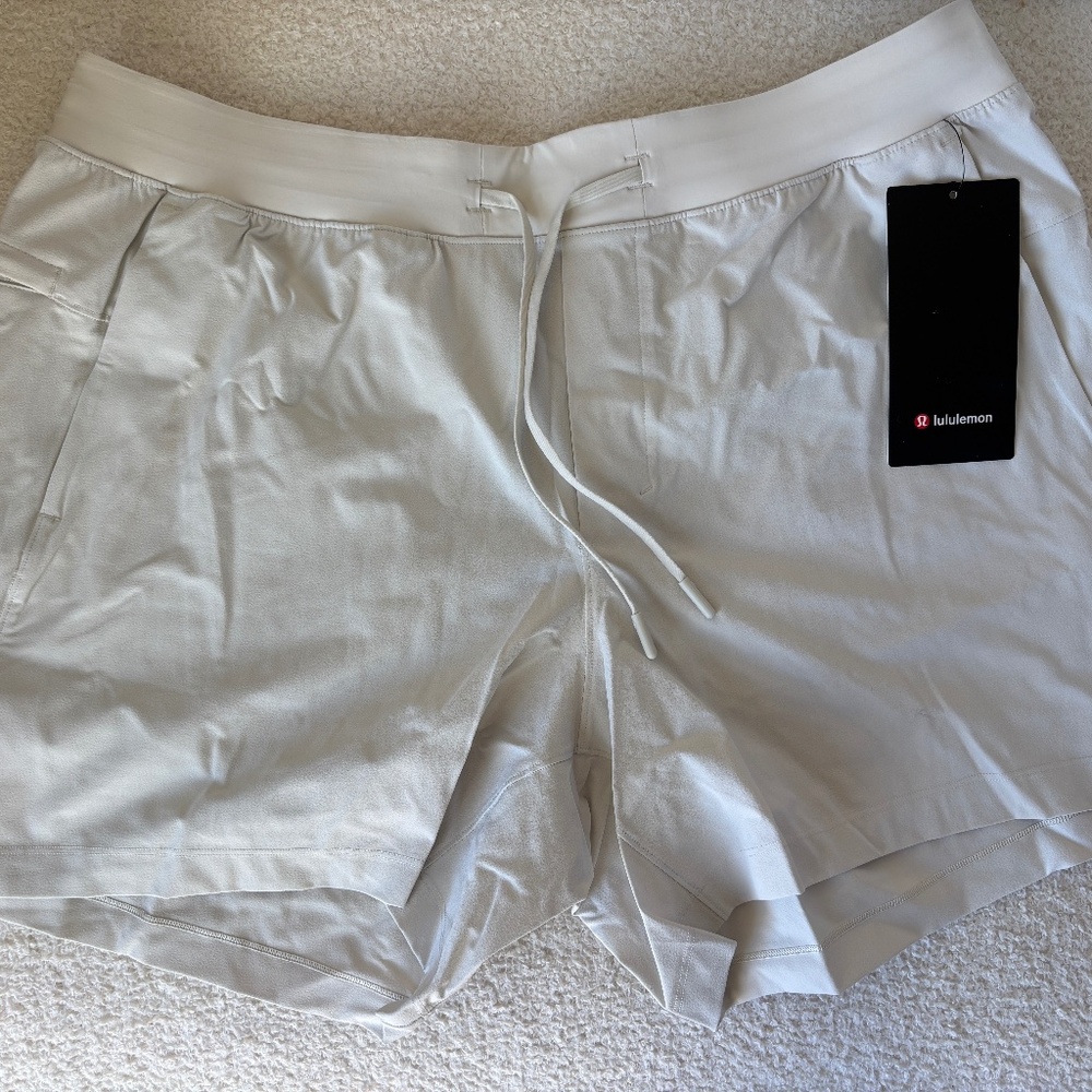 LuluLemon Zeroed in 5" Short